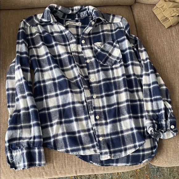 Abercrombie Kids Navy and Cream Plaid flannel size 9/10 - Picture 1 of 4